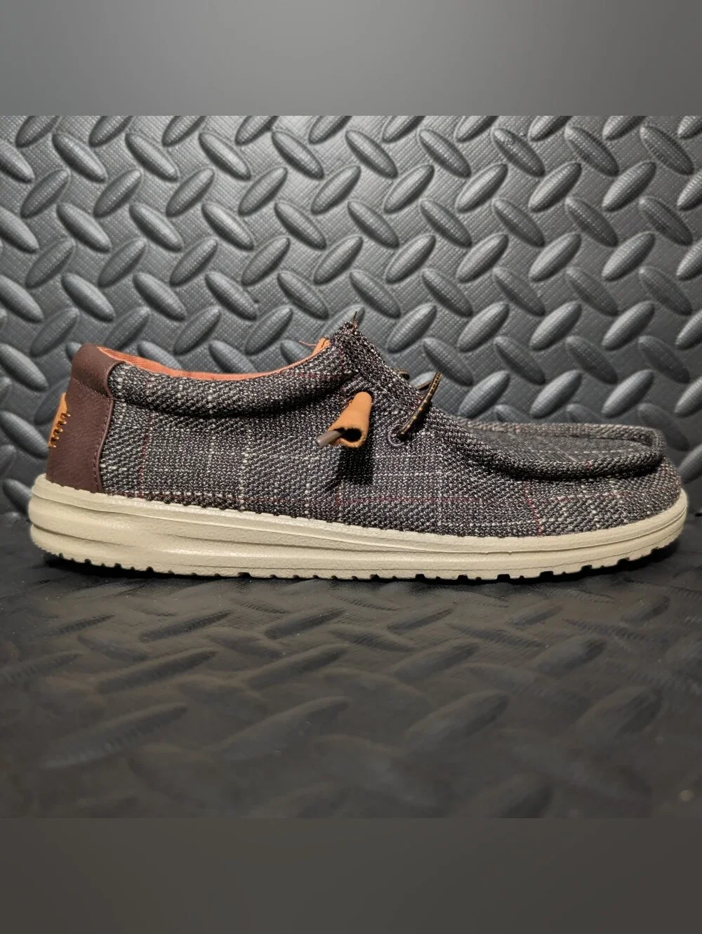 Hey Dude Wally Plaid brown size 7